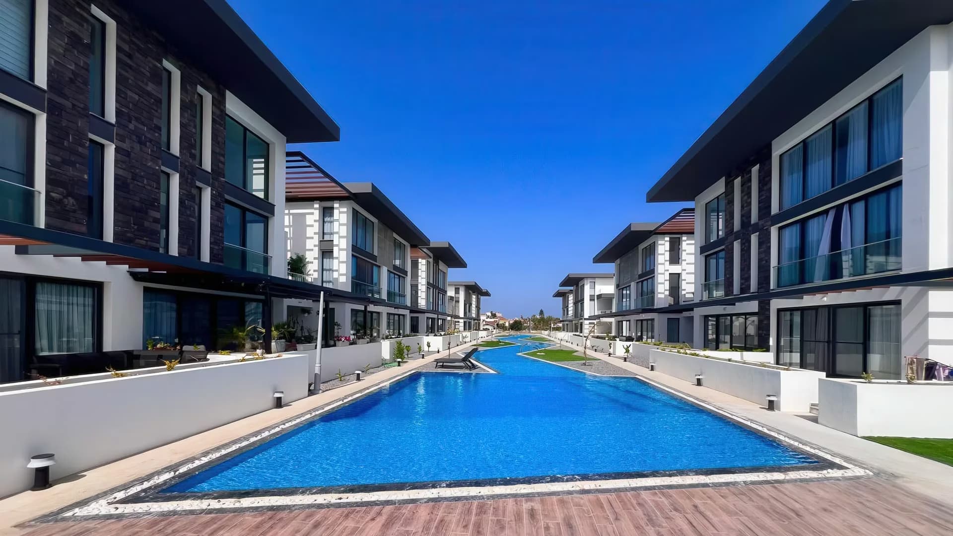 Penthouse, OLIVE COURT 1