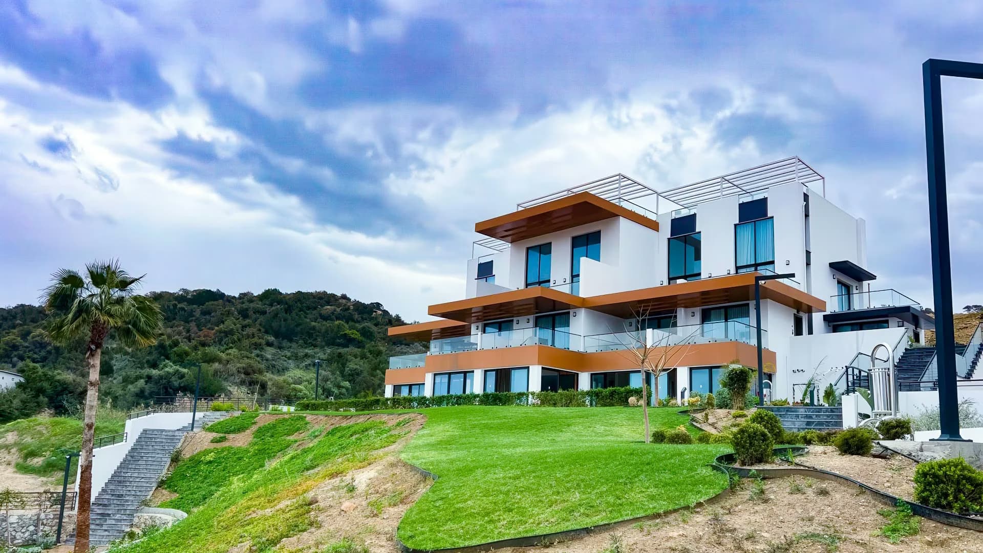 Penthouse, LANAI HOMES