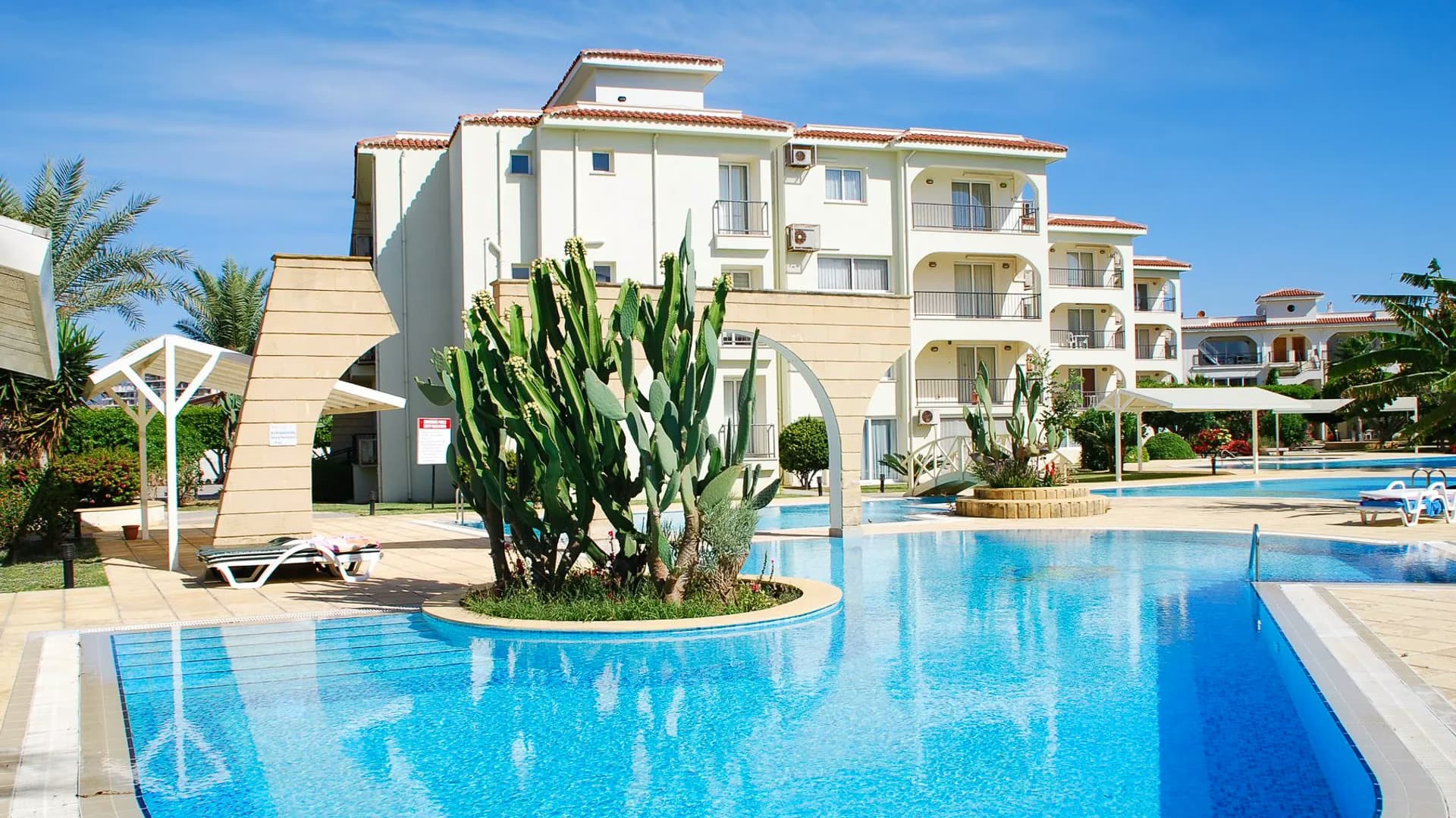 Penthouse, SUNRISE BEACH