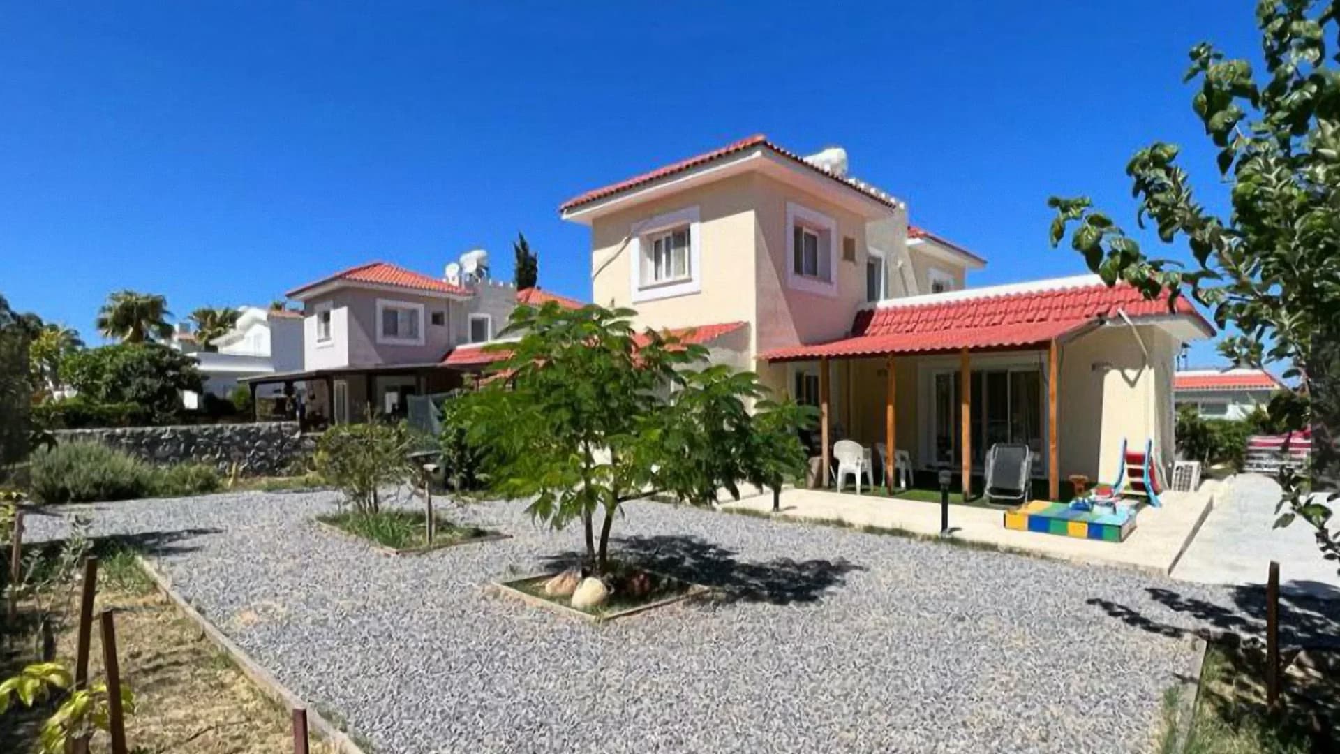 Villa 3+1, _Villa Chakistes